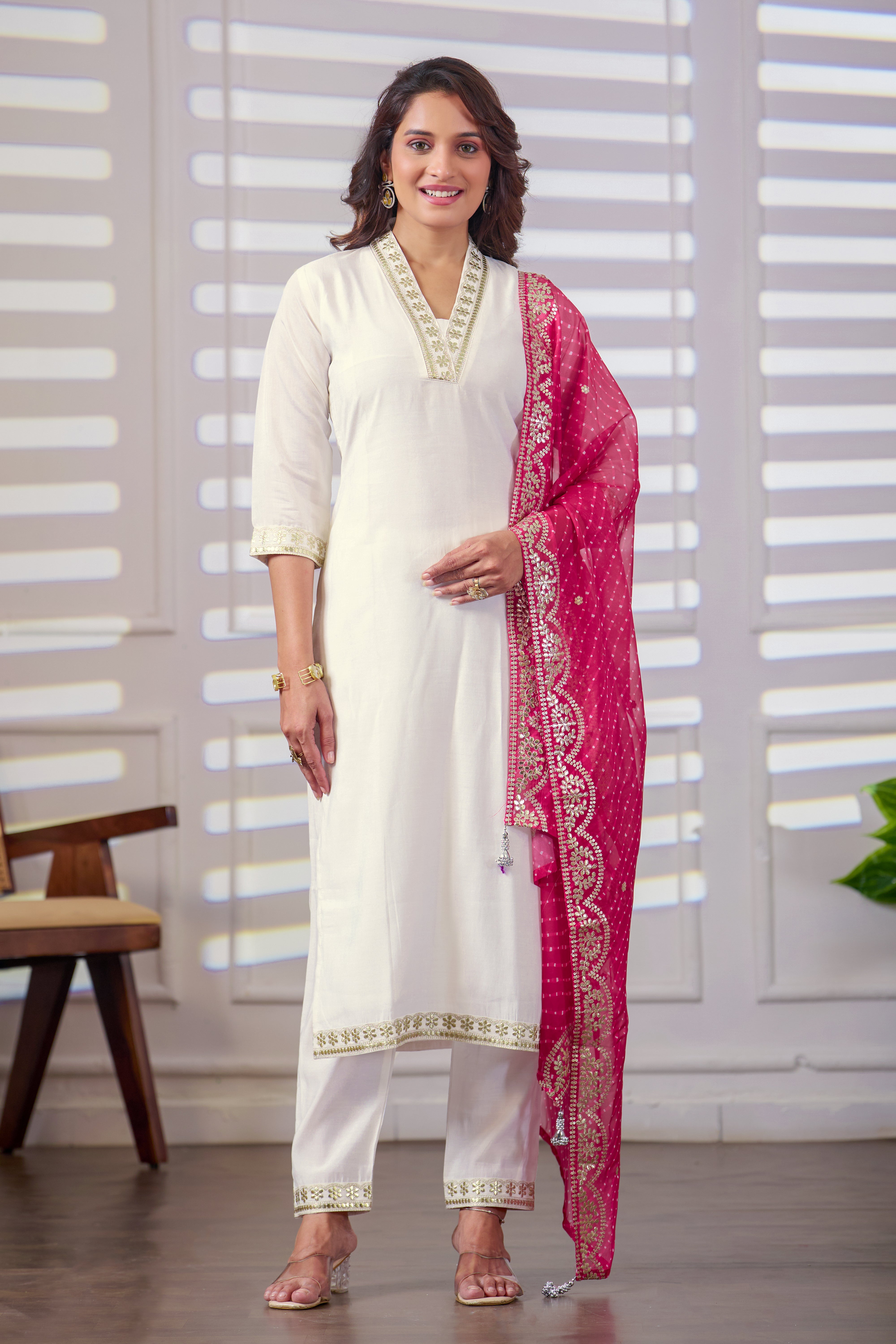 VARAMYA WHITE STRAIGHT SUIT