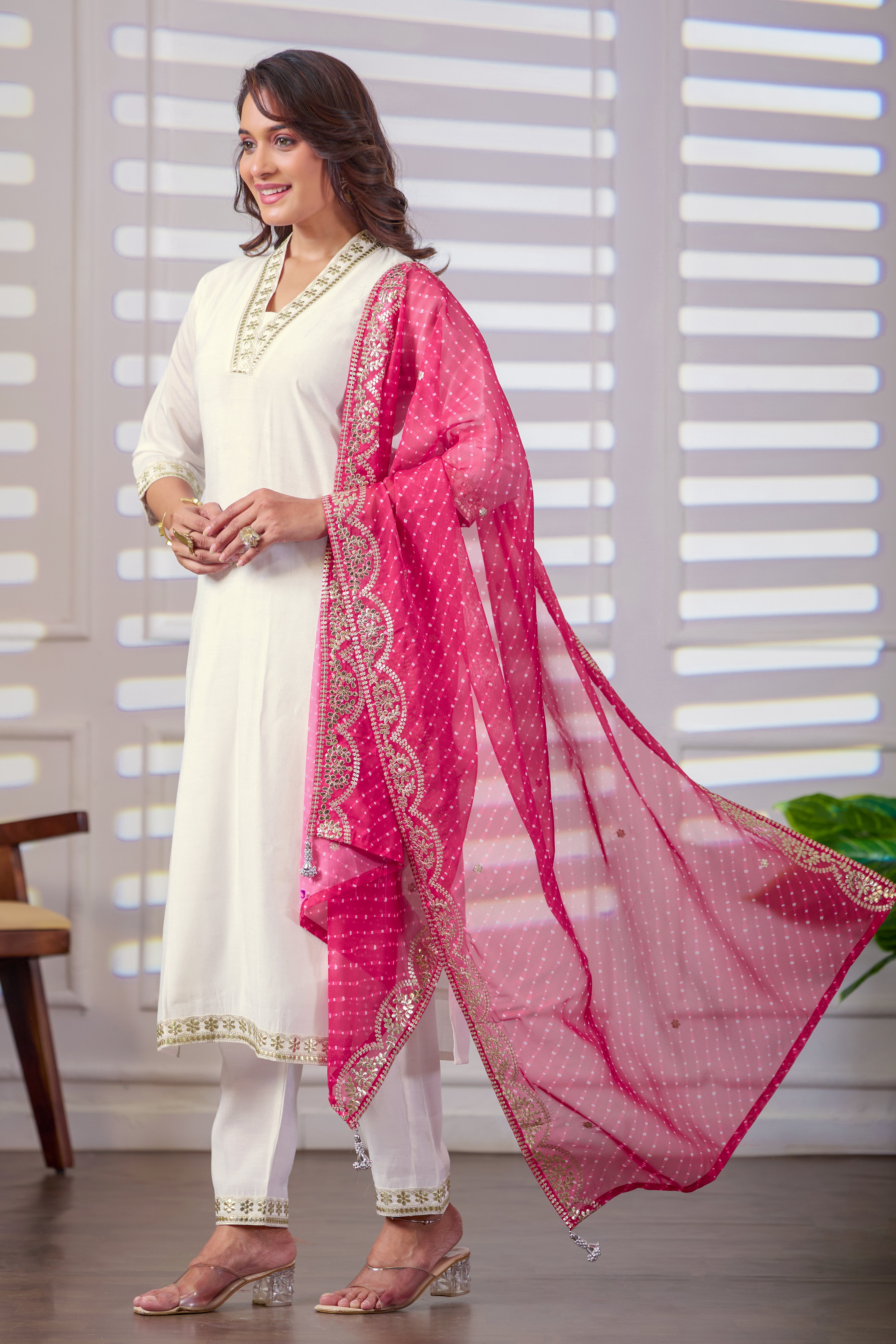 VARAMYA WHITE STRAIGHT SUIT