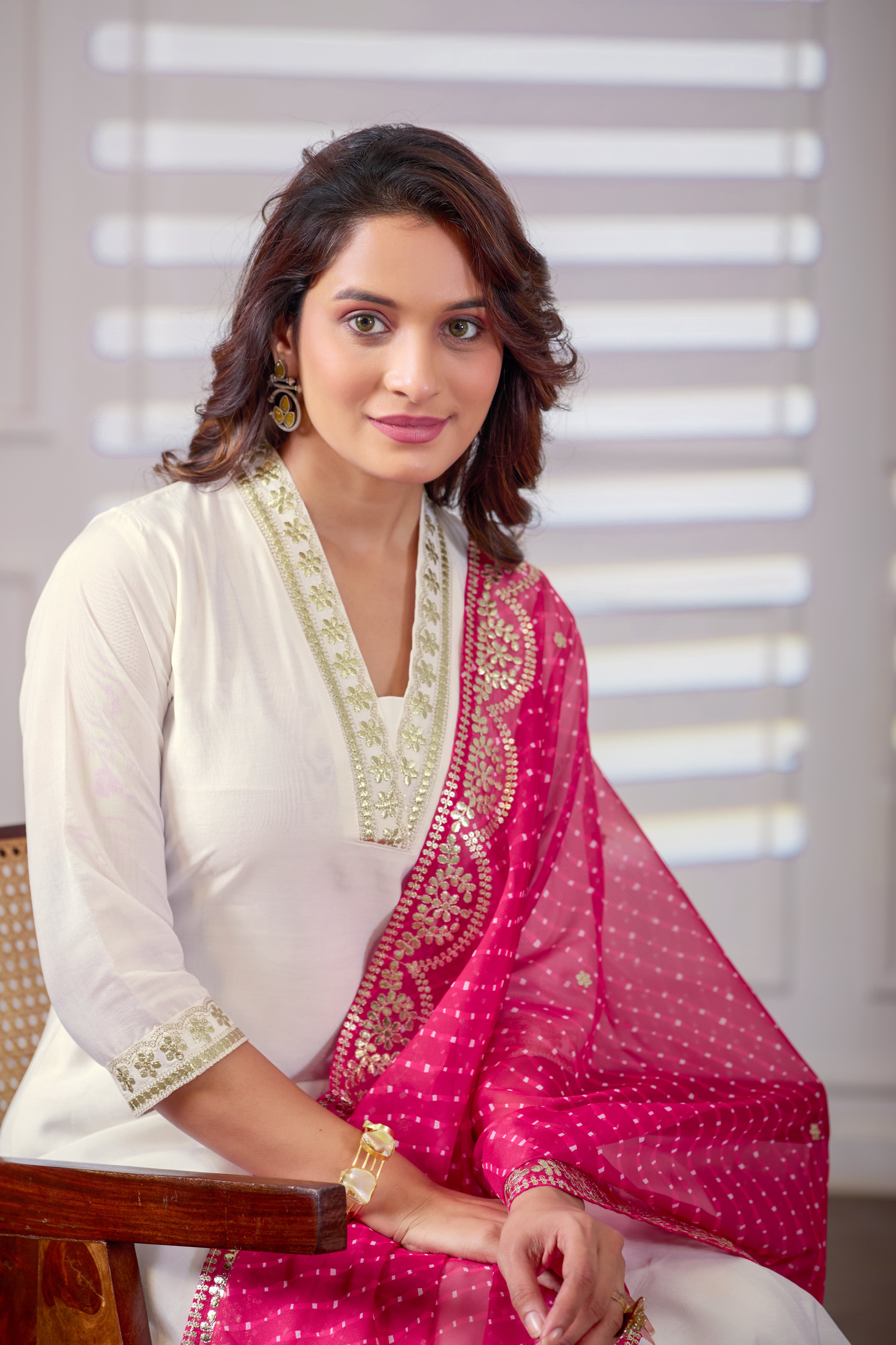 VARAMYA WHITE STRAIGHT SUIT