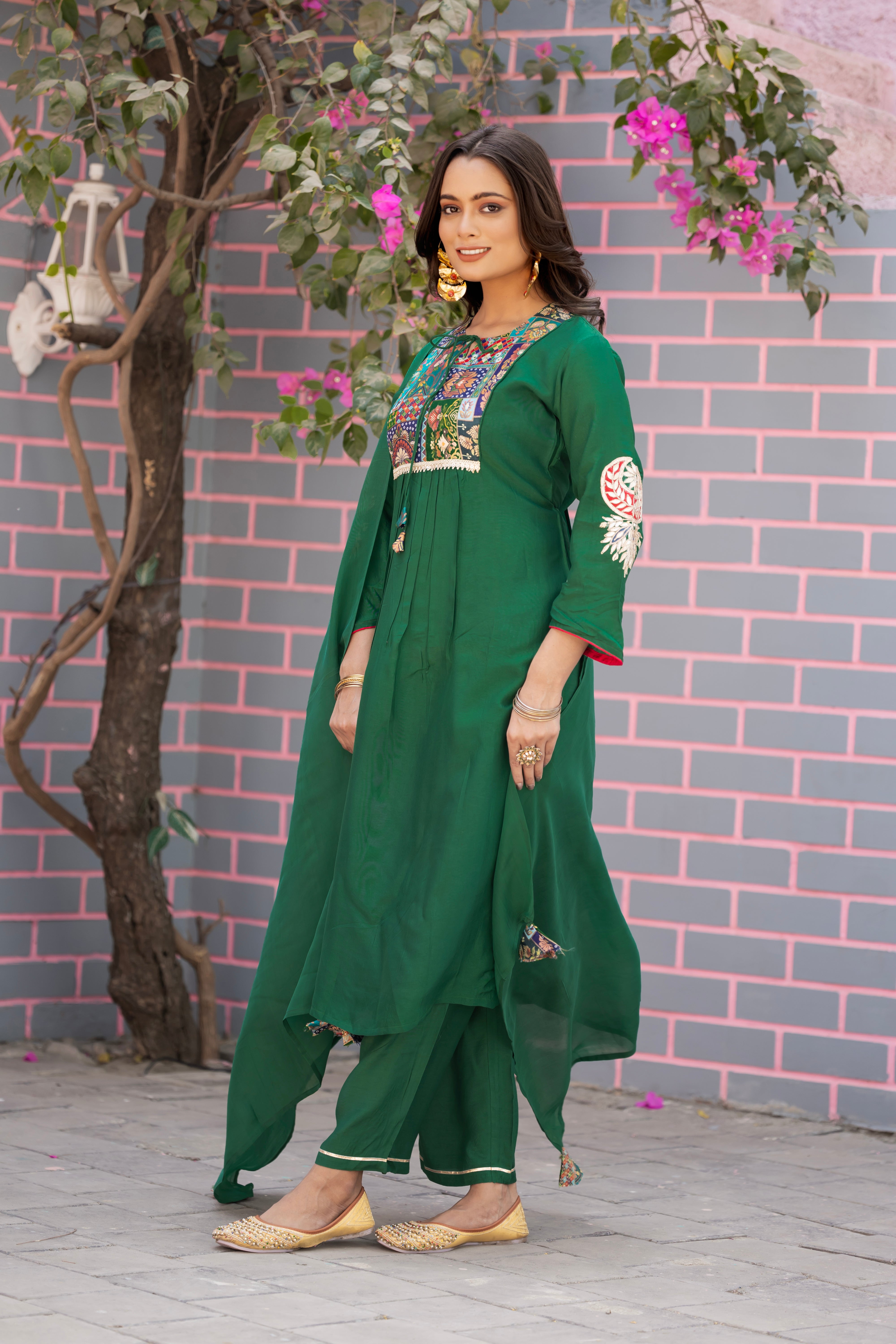 VARAMYA A-Line Gota-Patti Green Straight Suit Set