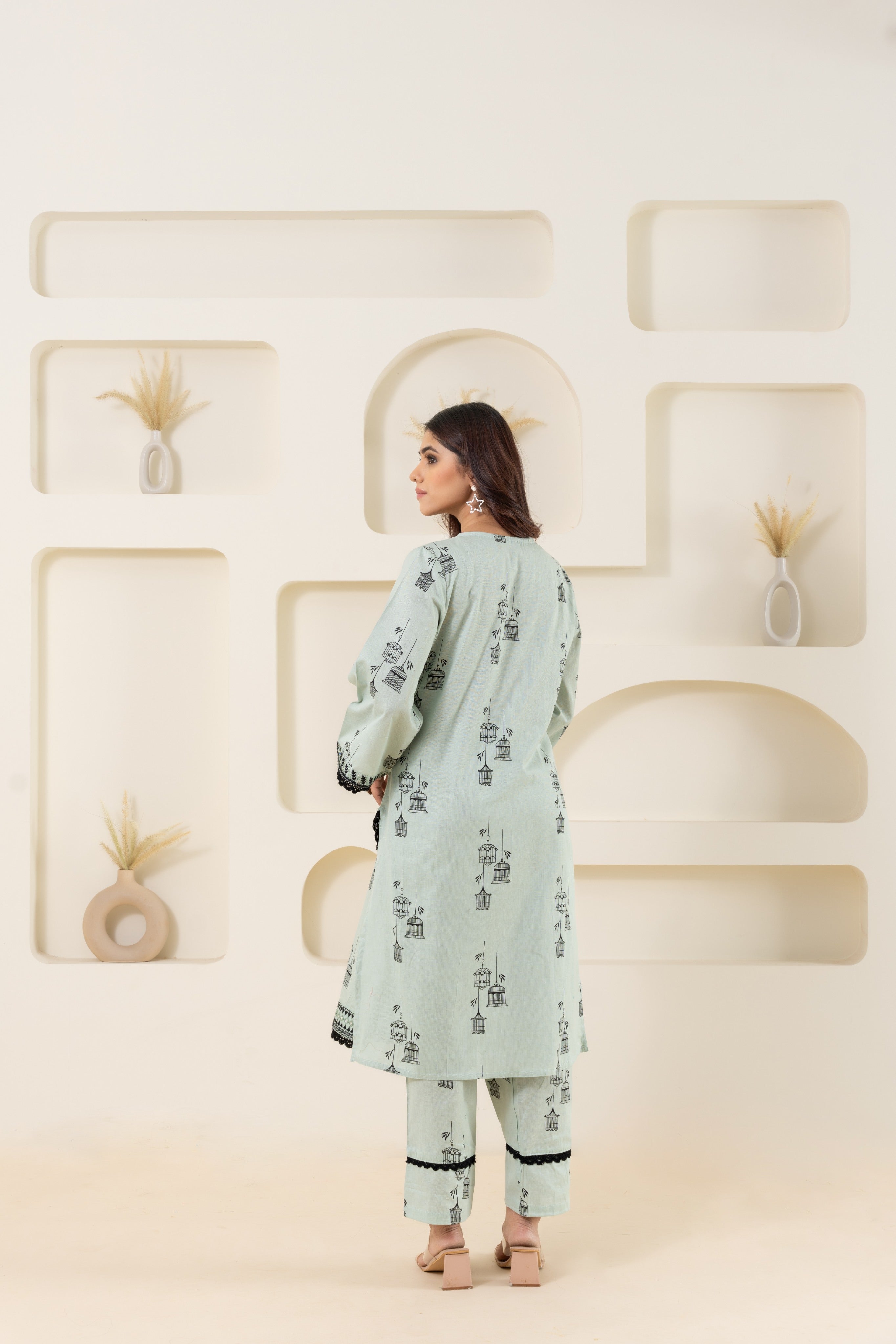 Straight Embroidery Suit Set