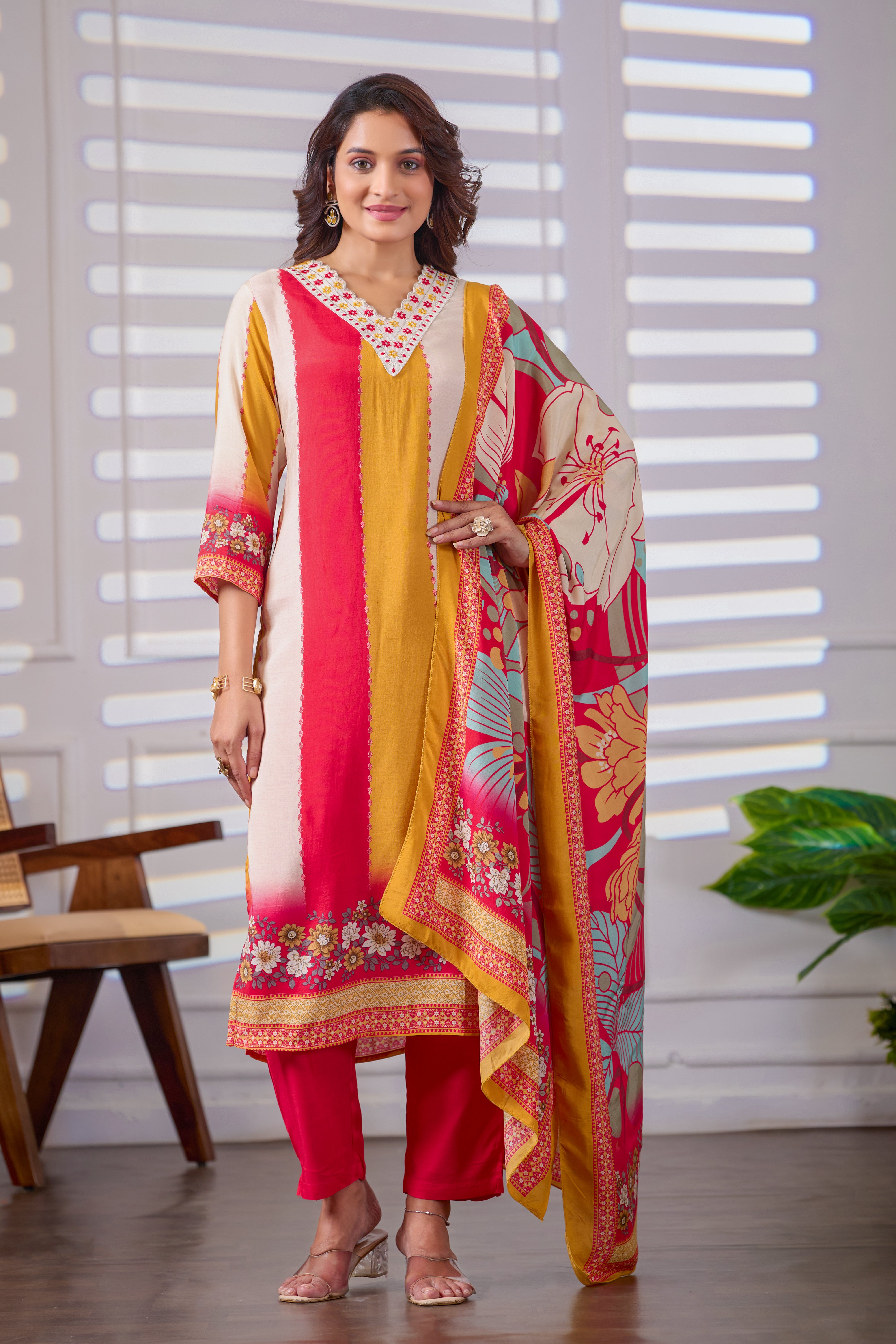 VARAMYA MULTI-COLOURED STRAIGHT SUIT