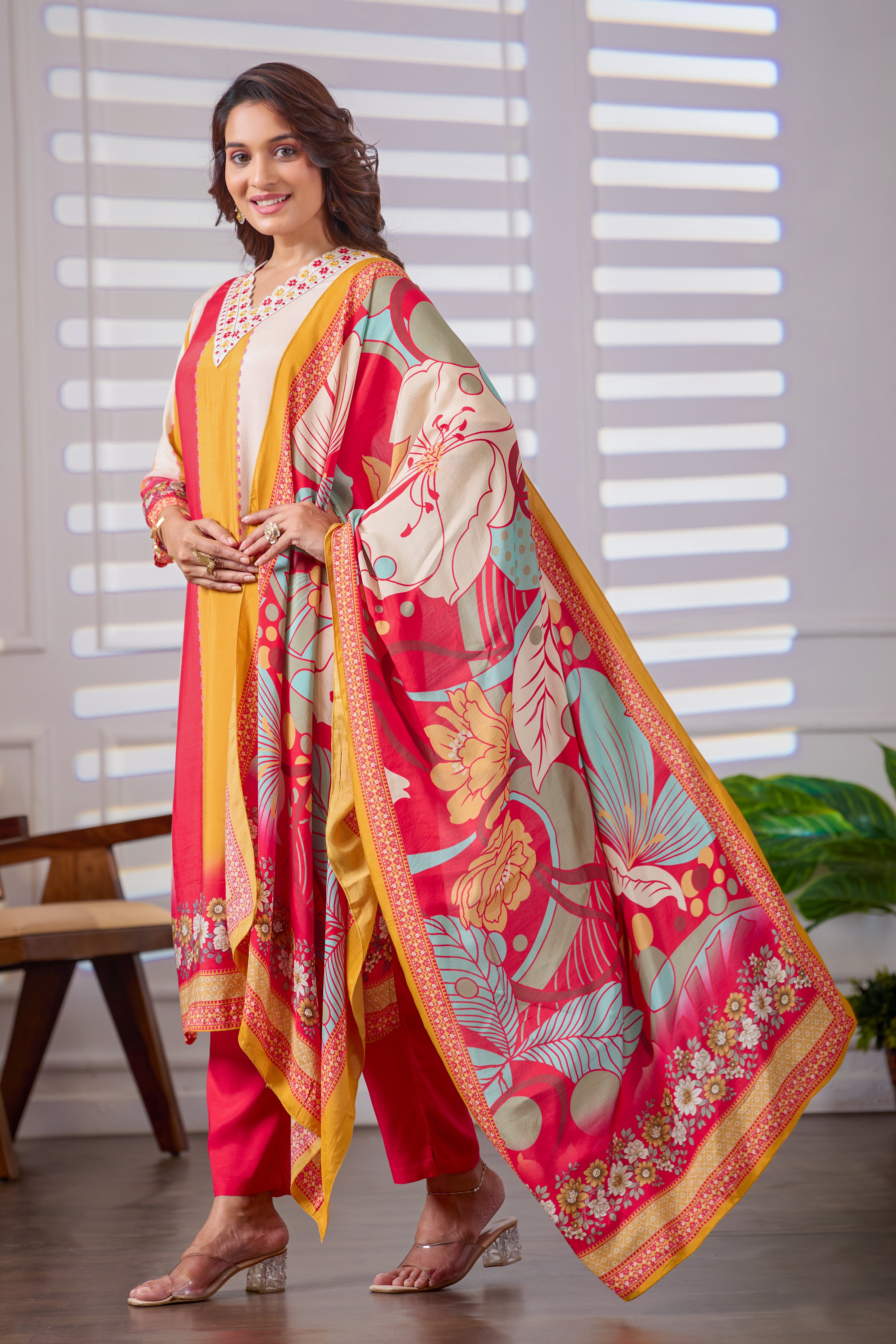 VARAMYA MULTI-COLOURED STRAIGHT SUIT