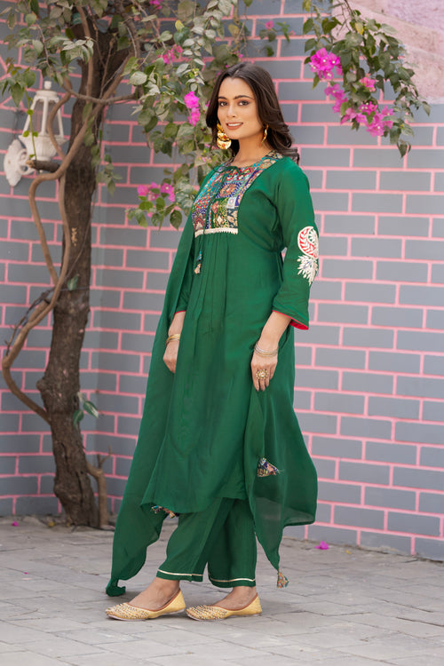 VARAMYA A-Line Gota-Patti Green Straight Suit Set