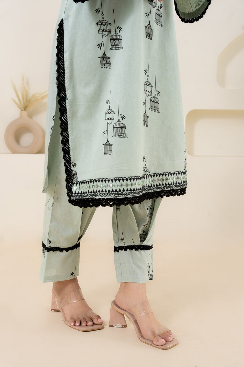 Straight Embroidery Suit Set