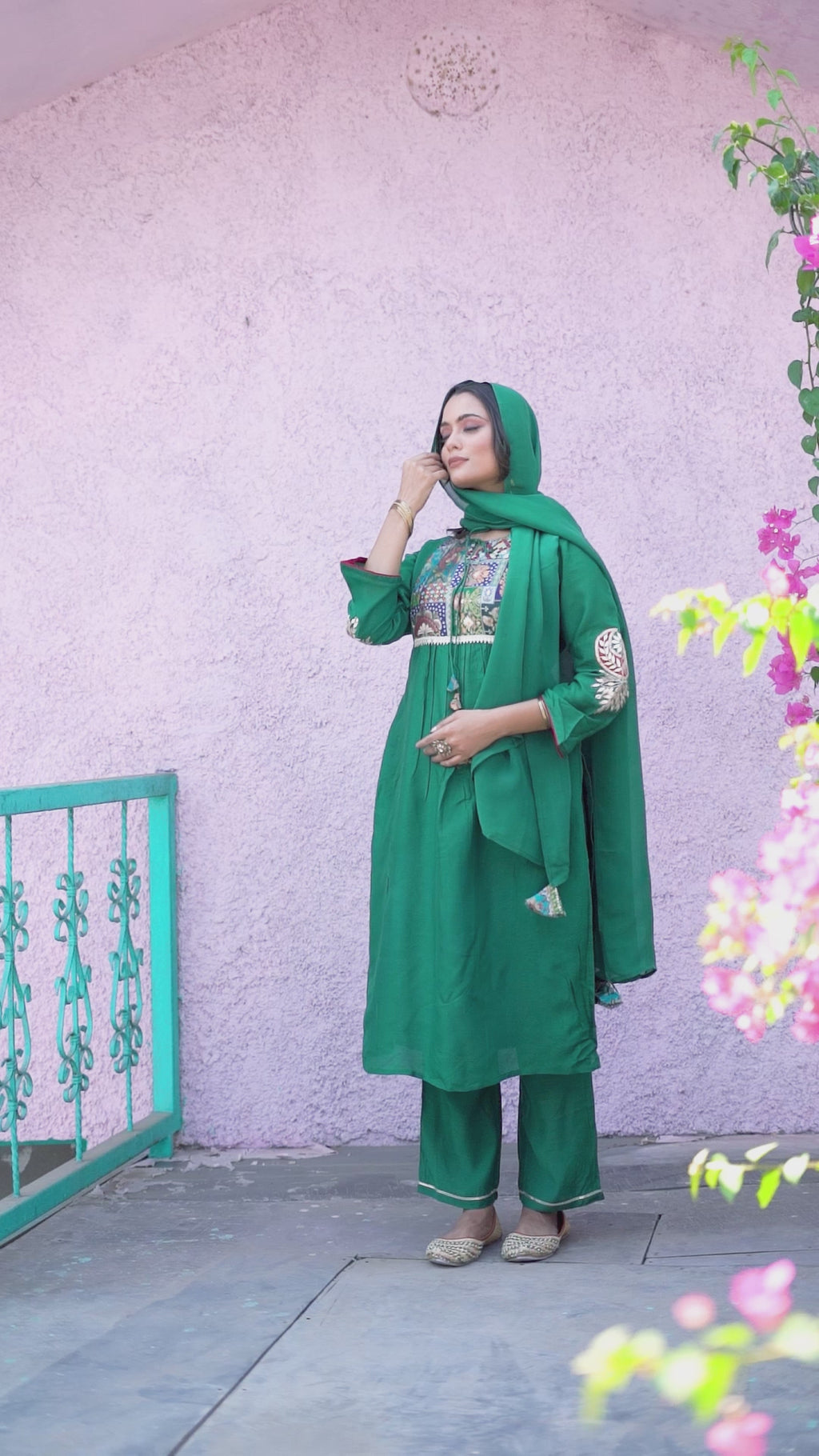 VARAMYA A-Line Gota-Patti Green Straight Suit Set