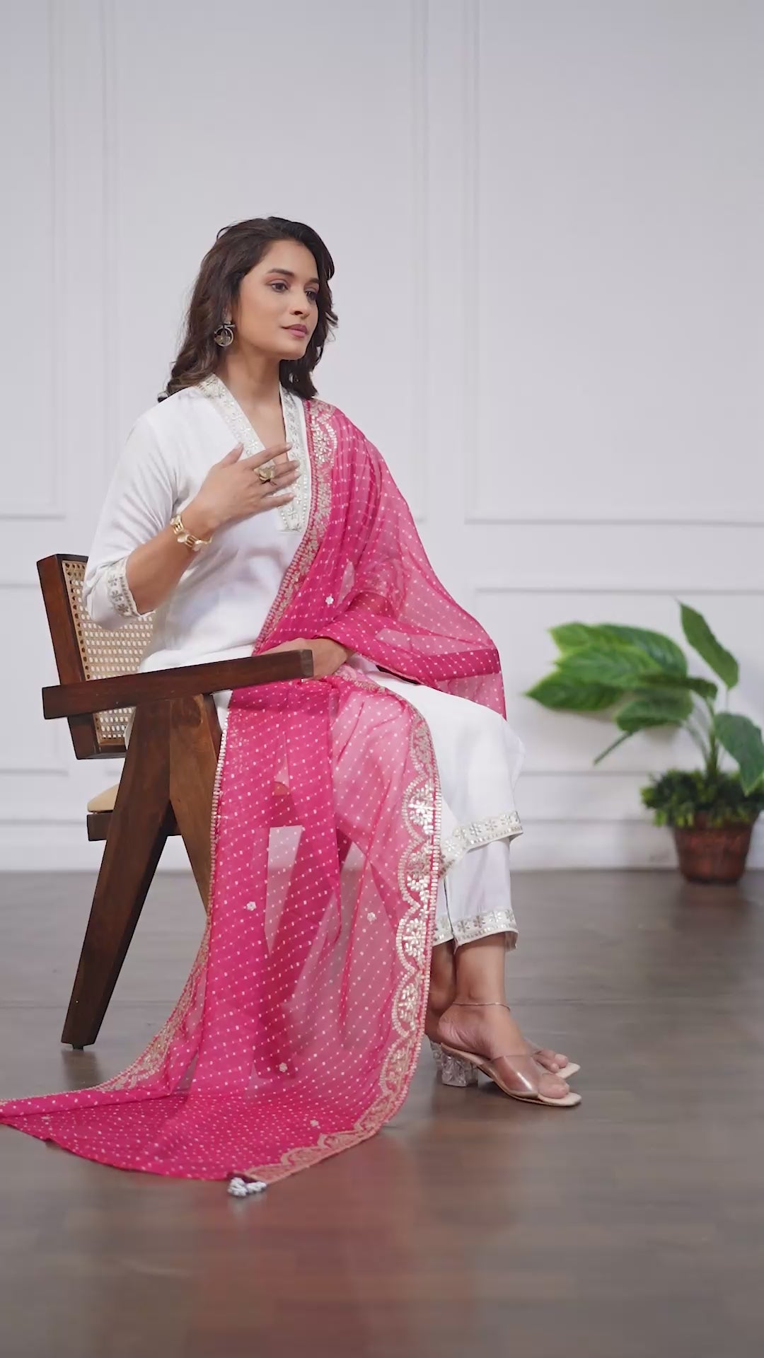 VARAMYA WHITE STRAIGHT SUIT